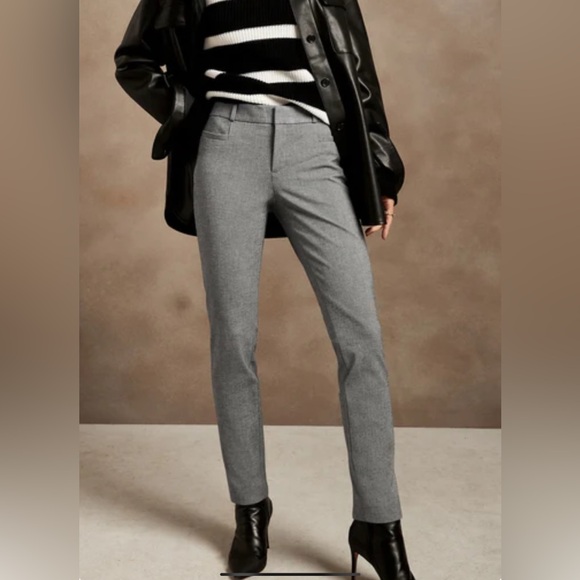 Banana Republic Pants - Sloane Grey Ankle Pant with that perfect office look.